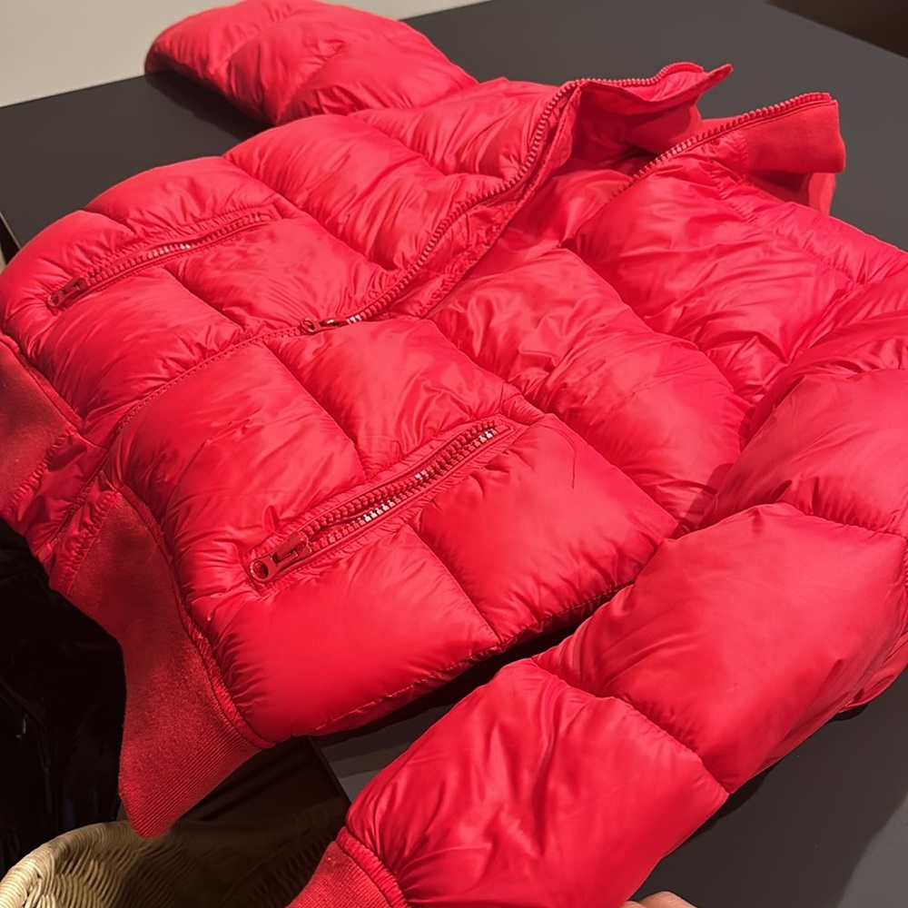 Gap Red Puffer - image 4